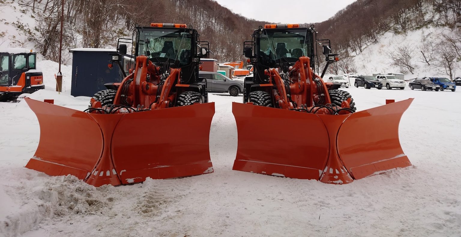 納車されたタイヤショベルの安全祈願を執り行いました。 | 株式会社 